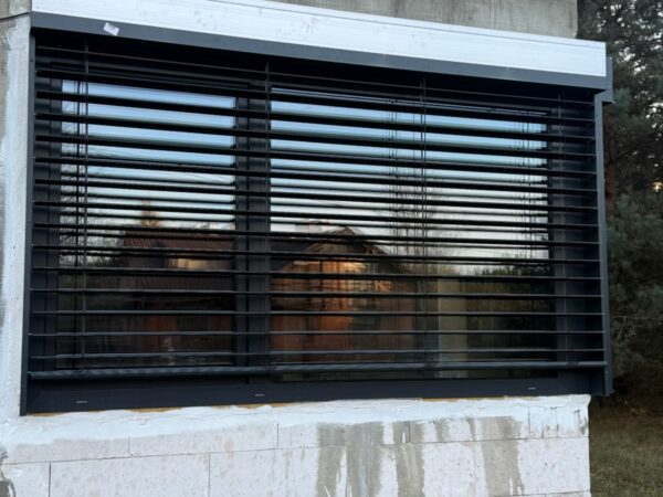 Żaluzje fasadowe podtynkowe