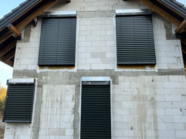 Żaluzje fasadowe podtynkowe