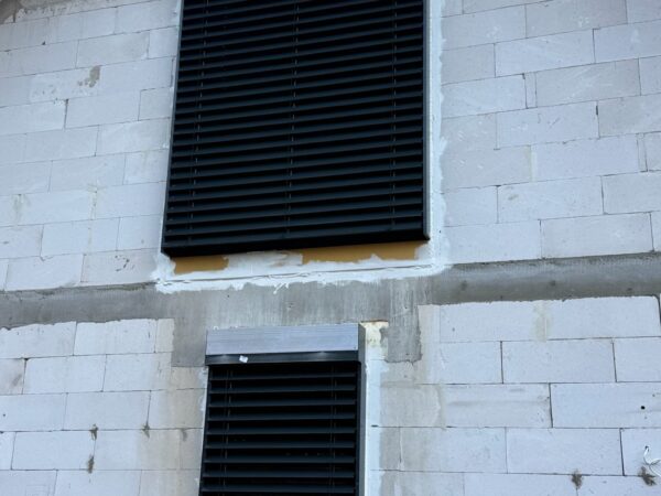 Żaluzje fasadowe podtynkowe